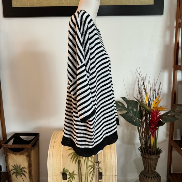 Eileen Fisher Stripe Organic Linen Round Neck Boxy Sweater Black White Size S/P - Picture 4 of 6